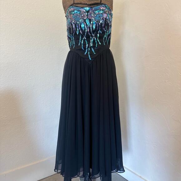 Women’s M Dress Black Blue Sequin Full Skirted V-Waisted Elaborate Turquoise - Picture 1 of 4